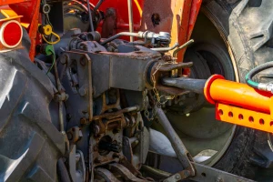 Smrtno stradao u vlastitom dvorištu dok je parkirao traktor