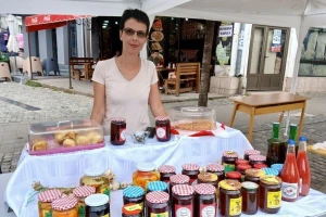 Kod Vranjanke Snežane zimnice u izobolju - otkriva recept za ukiseljenu somborku