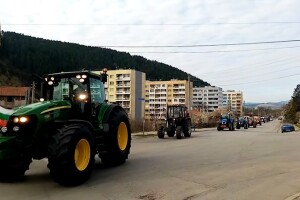 Prosvjed bugarskih i rumunjskih poljoprivrednika: Cisternu mlijeka prolili u septičku jamu