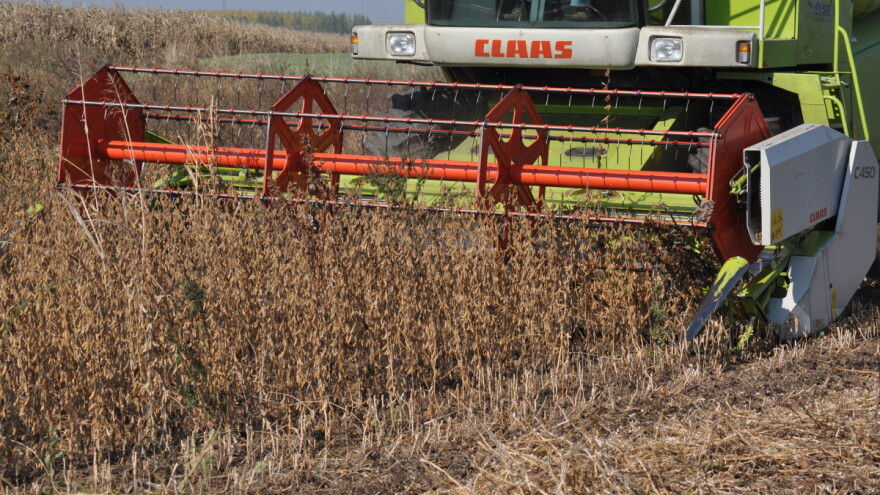 Gubitke u žetvi soje spriječite pravilnim radom uređaja na hederu