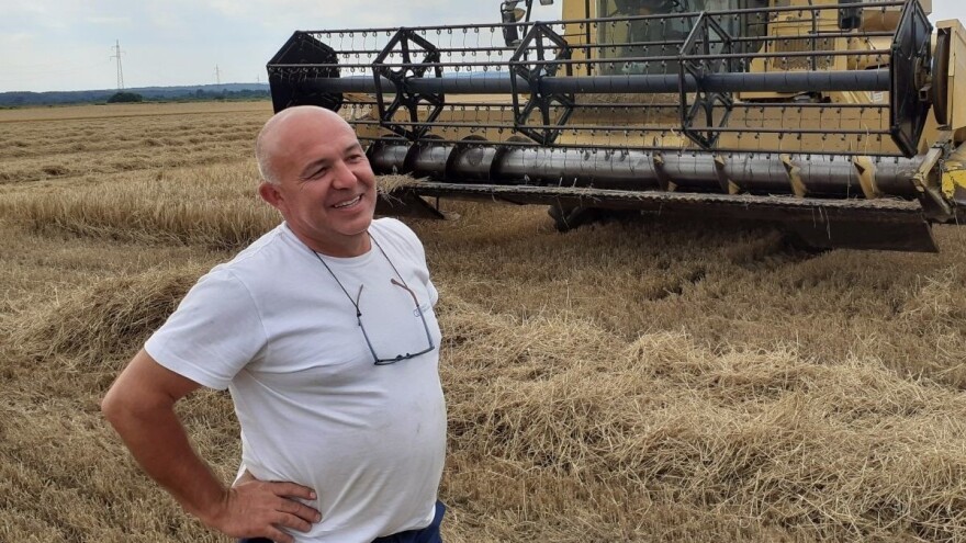 Željko Trnka uspješno spojio ratarstvo i konje, staju obnovio prije kuće