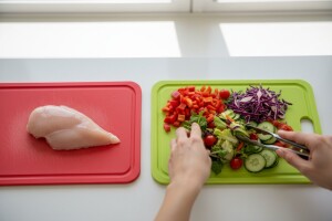 Spriječite trovanja i naučite pravilno rukovati hranom!