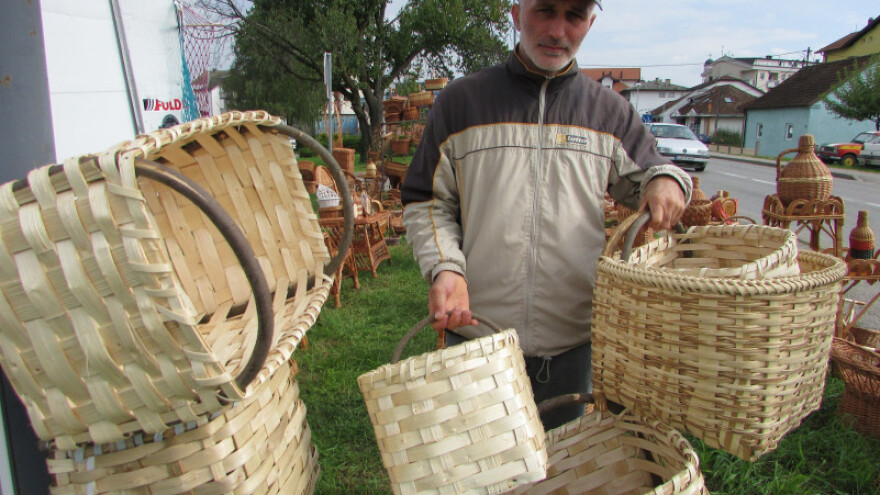 Srebren Jović među posljednjim pletačima u Posavini