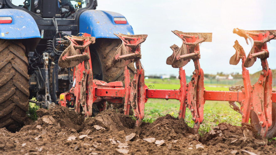 Starici ukraden traktor i plug: Policija pronašla počinitelje