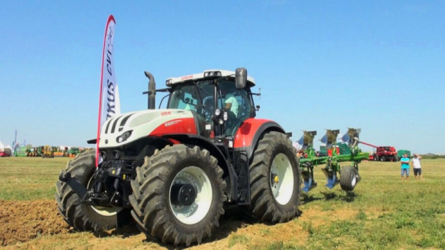 Steyrov div u kombinaciji s Cayron plugom