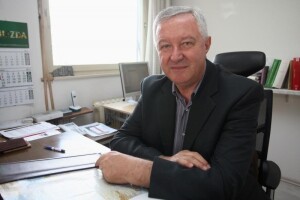 Kako sa pet-šest čepova zatvoriti 10 pukotina?