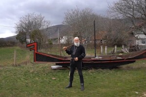 Samo za najhrabrije: Domaćin turiste dočekuje "naoružan do zuba"