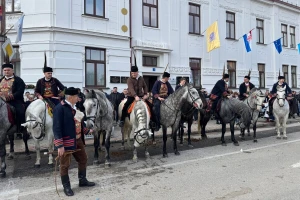 Stoljeća tradicije Vojne krajine: Topot 444 kopita na Pokladnom jahanju u Županji