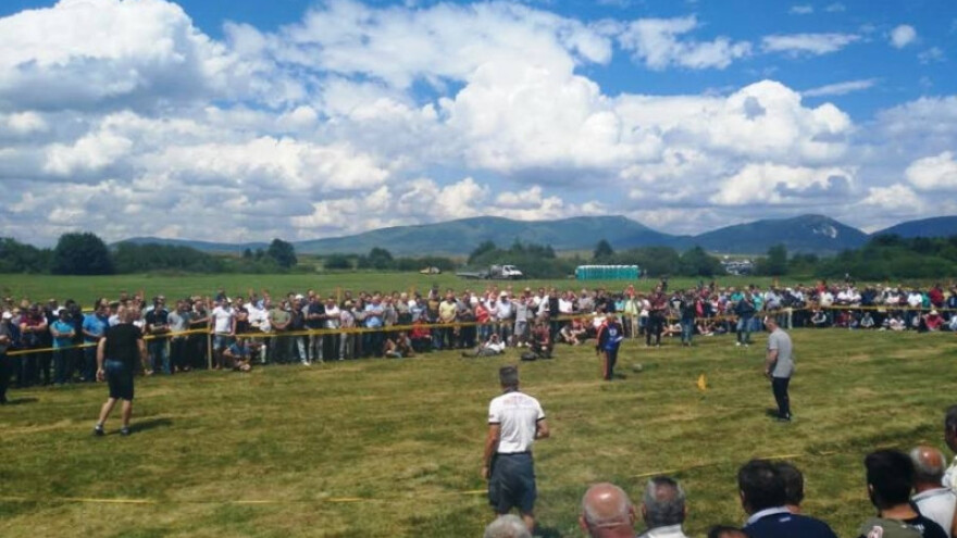 Ručnom kosom pokosili Kupreško polje