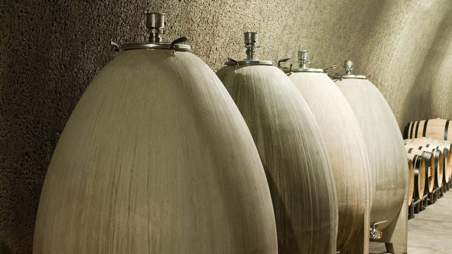 Jajoliki sudovi od betona najbolji za fermentaciju vina