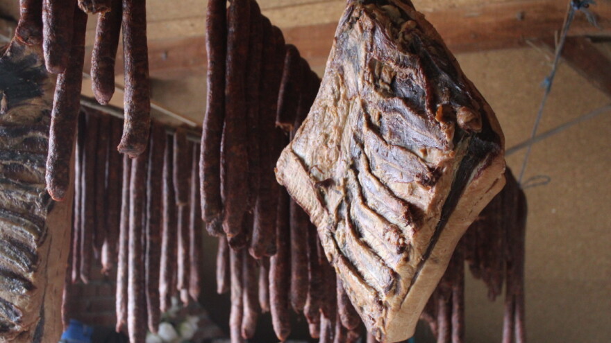 Oko 80 kg kobasica iz pušnice ukrao 18-godišnjak?