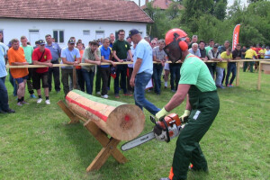 Najbolji šumari nagrađeni motornim pilama