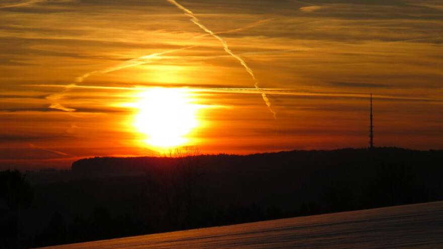 Sunčano i hladno s malo kiše?