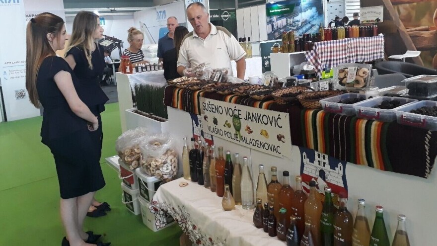 Da li ste probali čips od jabuke ili sušeni šipak? Ljubomir Janković ih pravi već 15 godina