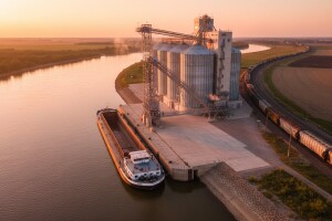 Suvremena Vupikova pretovarna luka