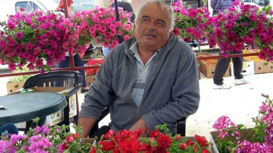 Gligorije Suzić: Cvećari osećaju besparicu