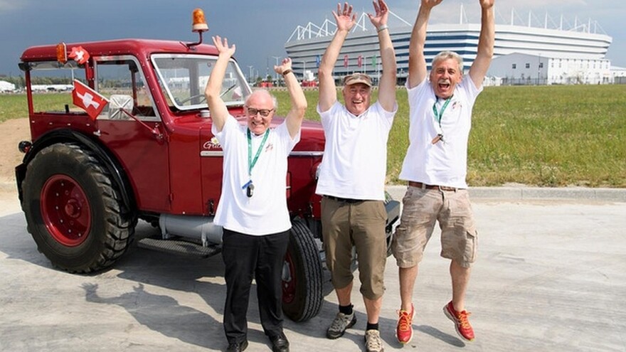 Traktorom iz 1964. krenuli podržati švicarsku reprezentaciju