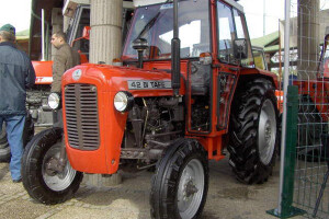 Traktor Tafe 42 DI