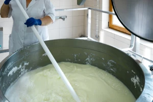 TISUP: Cijena mlijeka pala na razinu ispod 50 centi, porasla za jednu vrstu sira