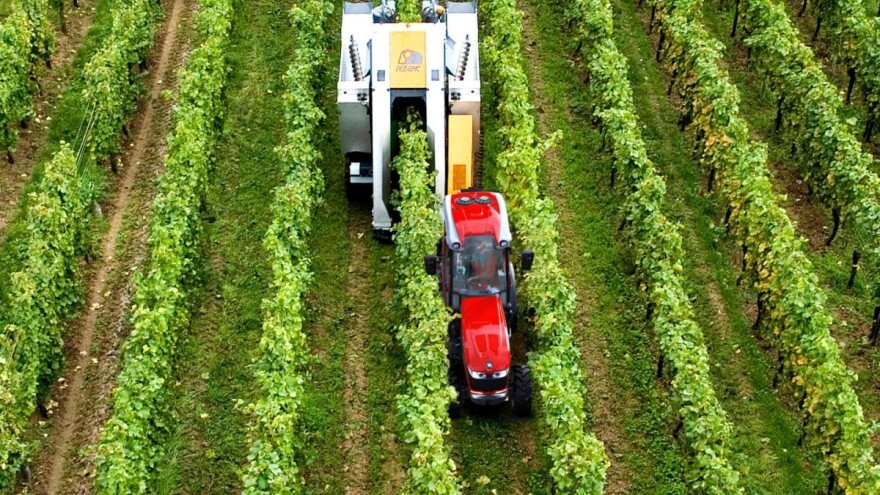 Antonio Carraro u TotY donosi najuži traktor sa oscilirajućom osovinom