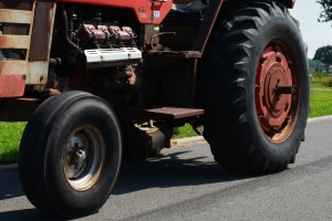 Voz udario u traktor - traktorista R.P. (54) podlegao povredama