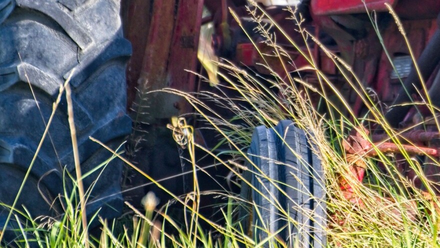 64-godišnjak podlegao povredama zadobivenim u prevrtanju traktora