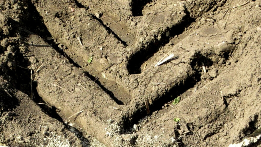 Sabijanja zemljišta hodnim sistemom traktora i njegove posljedice