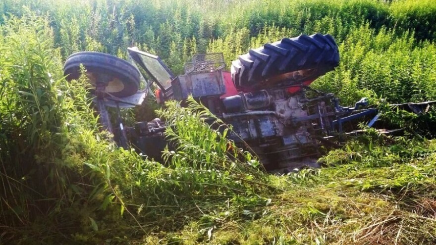 Traktor prignječio i usmrtio vozača tokom radova na njivi