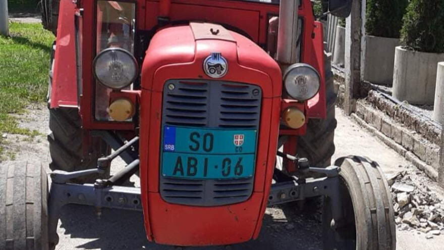 Ukraden traktor sa salaša - ponuđena nagrada
