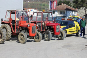 Osvjetlaj obraz, domaćine! Označi traktor!