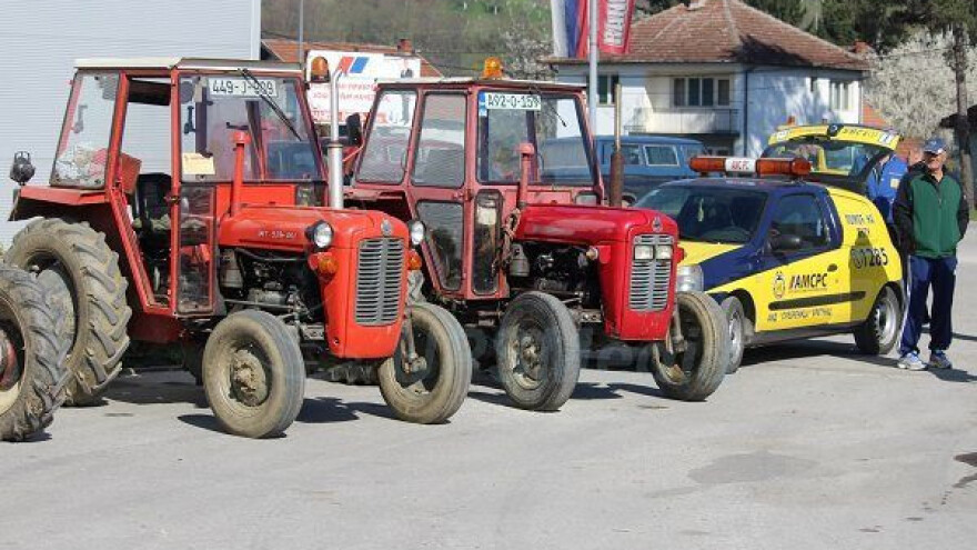 Osvjetlaj obraz, domaćine! Označi traktor!