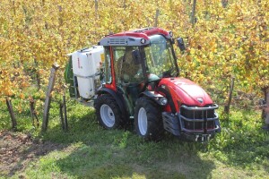 Specijalizirani traktor za visoke uspone i bočne nagibe, Antonio Carraro Tony 10900 SR