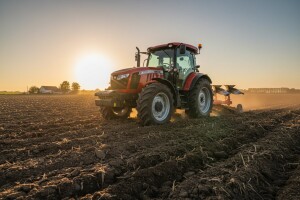 Traktor ArmaTrac 704