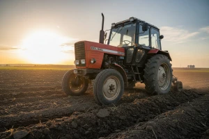 Traktor Belarus 300