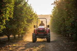 Traktor Carraro Agritalia Agricube voćarski