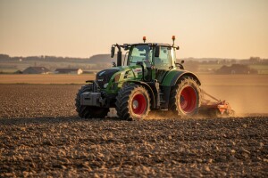 Traktor Claas ARION 600C