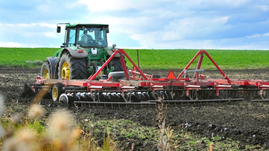 Moderni feudalizam: Predložen zakon kojim bi se mali poljoprivrednici štitili od oligarha