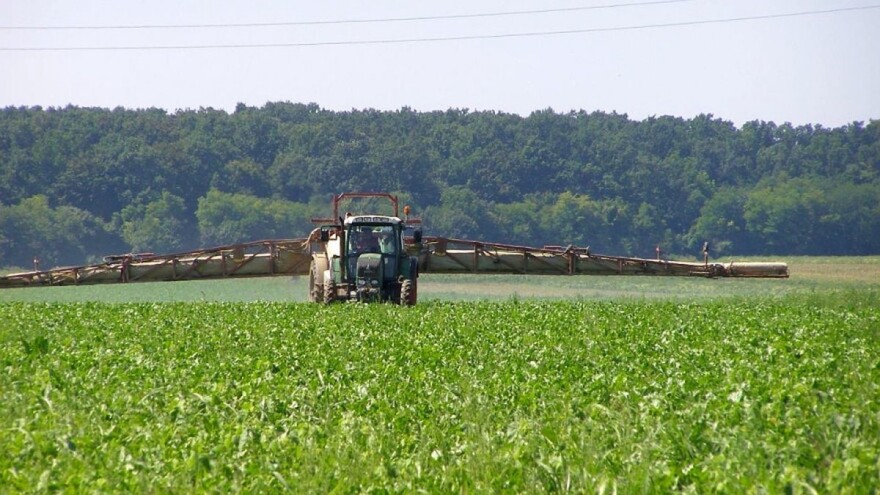 Zašto bi EU izvozila zabranjene pesticide u treće zemlje? Aktivisti traže obustavu
