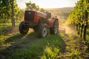 Traktor Hittner Ecotrac 32