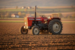 Traktor IMT 549
