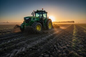 Traktor John Deere 6R