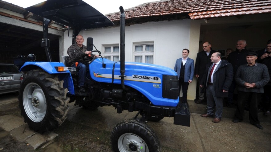 Traktori za porodice sa Kosova i Metohije
