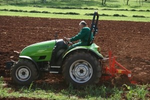 15 Osnovnih koraka za pripremu traktora za proljetnu sezonu