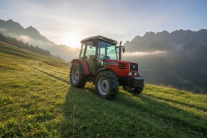 Traktor Lindner Geotrac 74