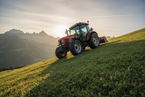 Traktor Lindner Geotrac 84