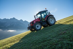 Traktor Lindner Geotrac 84