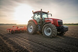 Traktor McCormick G-Max plat Tier 3