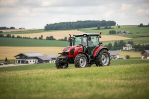 Traktor McCormick X10