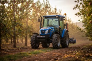 Traktor New Holland T3000