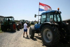 HSS poziva Jakovinu da zaštiti poljoprivrednike